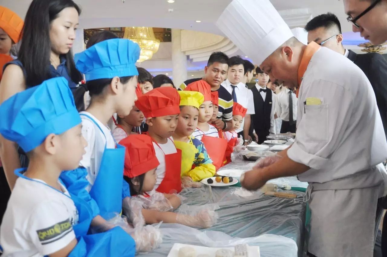 甜蜜时光 冰皮月饼亲子DIY，小小厨艺家的成长印记